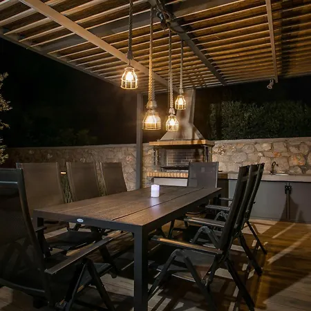 Modern With Pool & Garden Kastalys, Rhodes 빌라 Kalithies