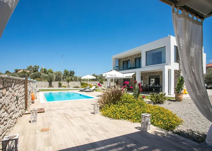 Modern With Pool & Garden Kastalys, Rhodes Villa Kalithies