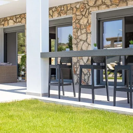 Modern Villa With Pool & Garden Kastalys, Rhodes Вилла *