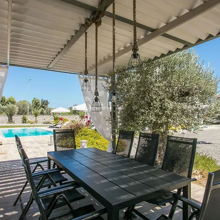 Modern Villa With Pool & Garden Kastalys, Rhodes