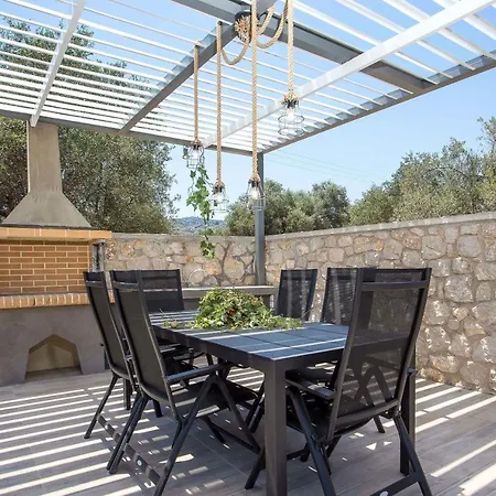 Modern Villa With Pool & Garden Kastalys, Rhodes Kalithies