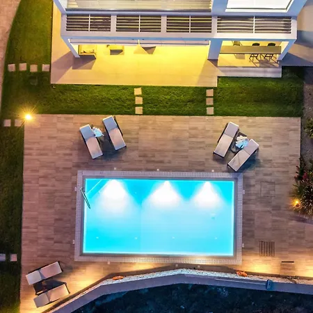 Modern With Pool & Garden Kastalys, Rhodes Villa