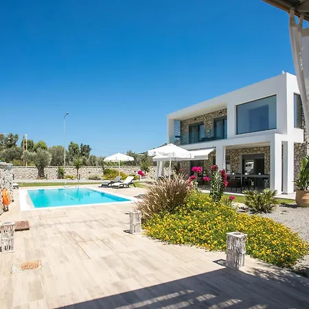 Modern With Pool & Garden Kastalys, Rhodes Villa Kalithies